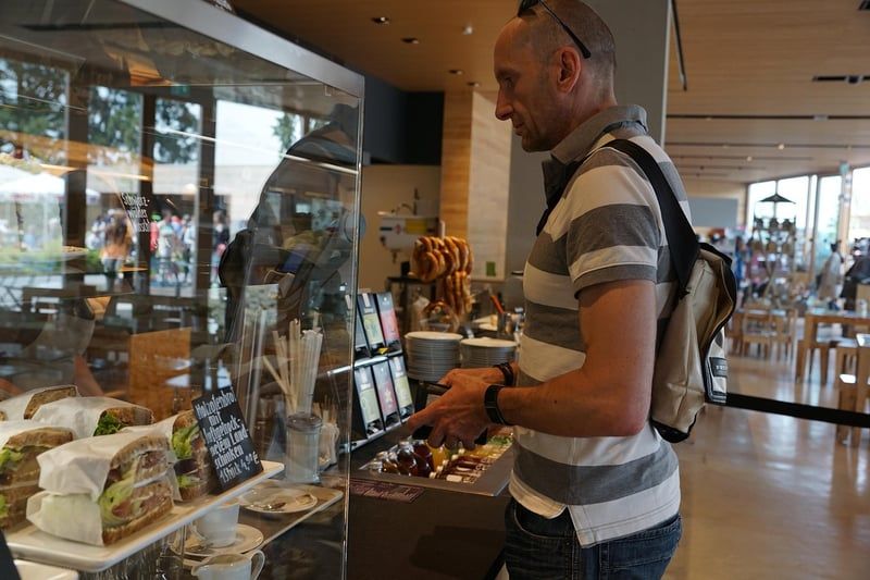 Découvrez les meilleures idées de décoration vitrine boulangerie pour 2026