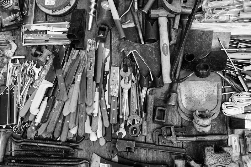 Rassemblez les bons outils et pièces (la liste 2026)